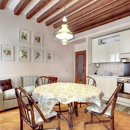 Апартаменти Biennale Apt Balcony Венеція Екстер'єр фото