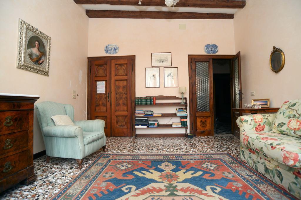 Апартаменти Biennale Apt Balcony Венеція Екстер'єр фото