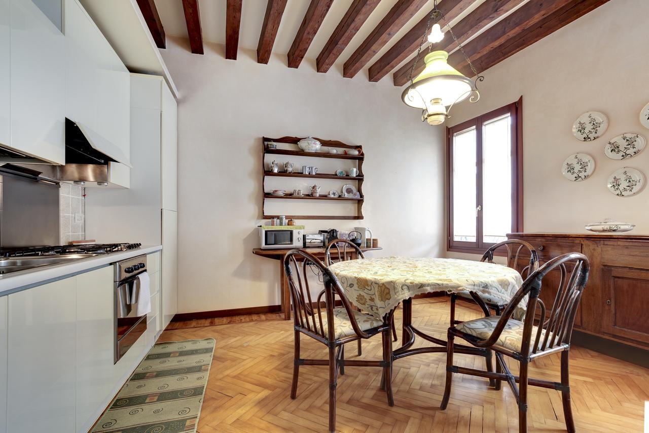 Апартаменти Biennale Apt Balcony Венеція Екстер'єр фото